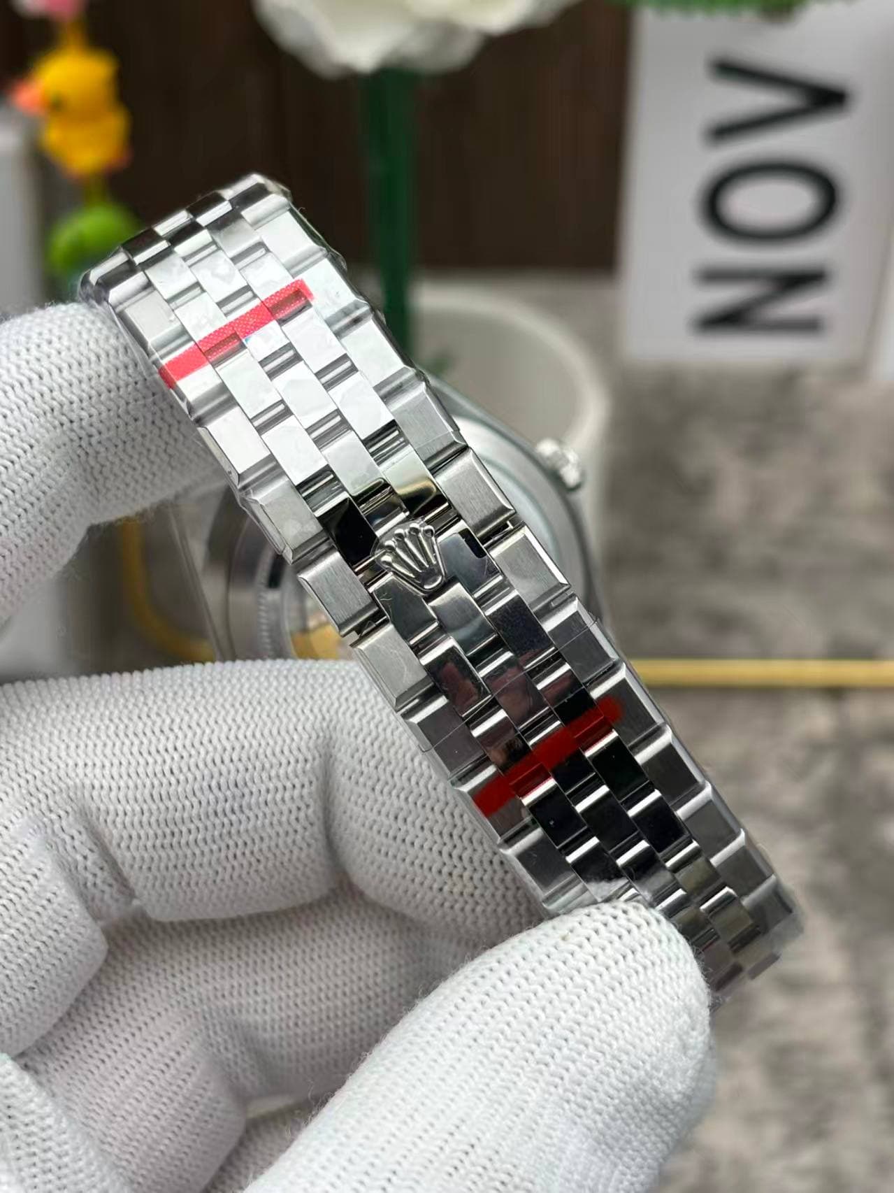 Rolex Land-Dweller