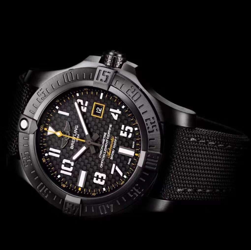 Breitling Avenger Blackbird