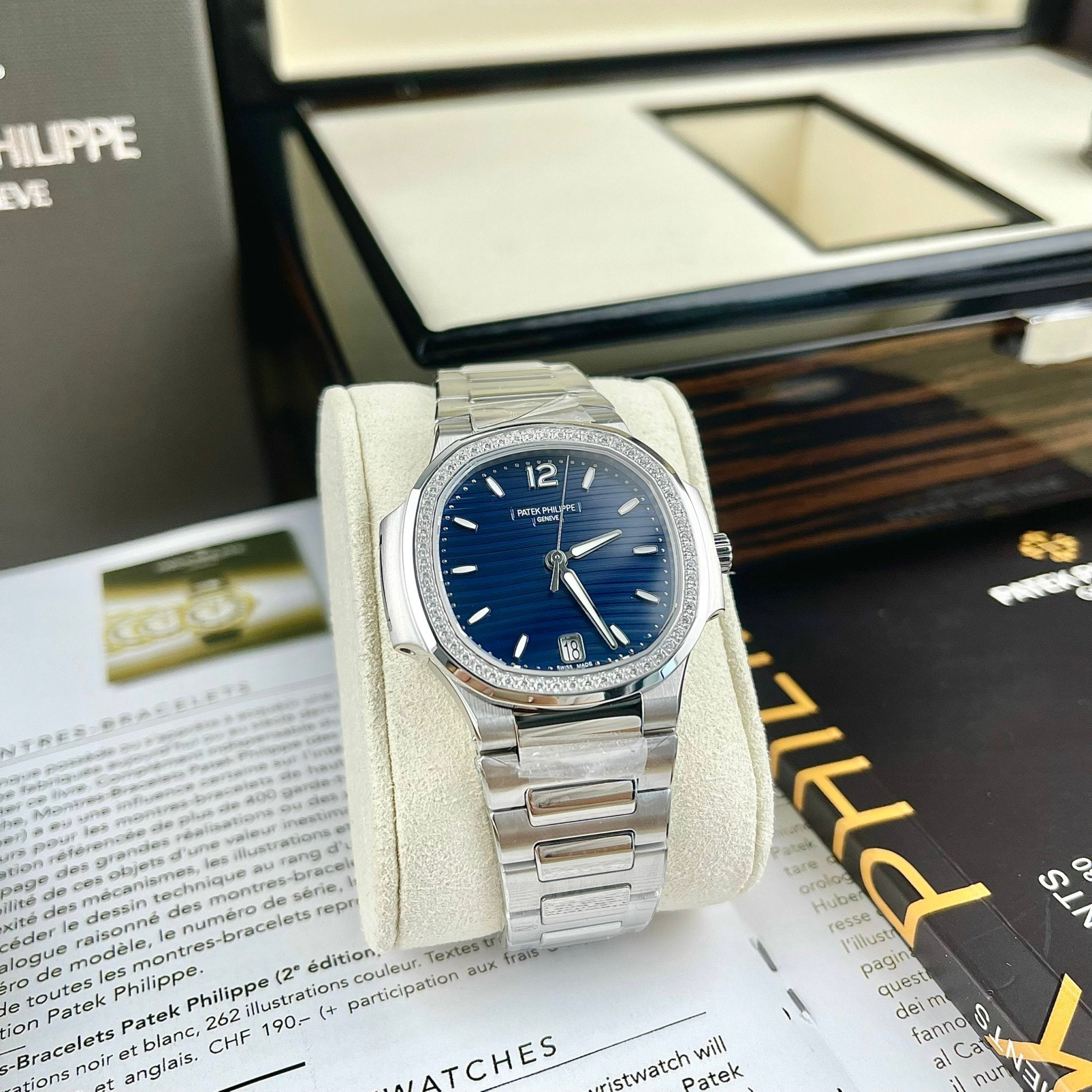 Patek Philippe Nautilus 7118/1A-001