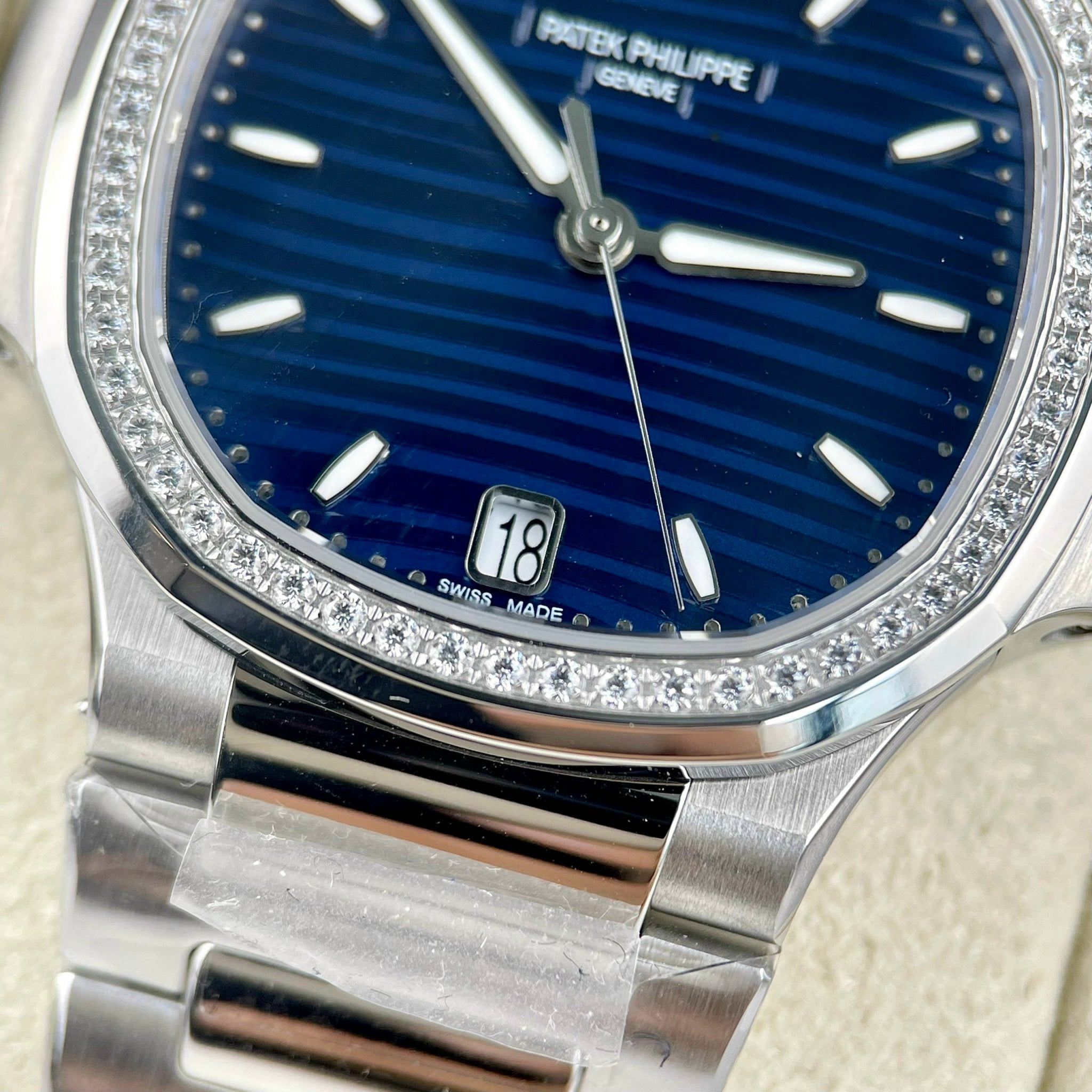Patek Philippe Nautilus 7118/1A-001