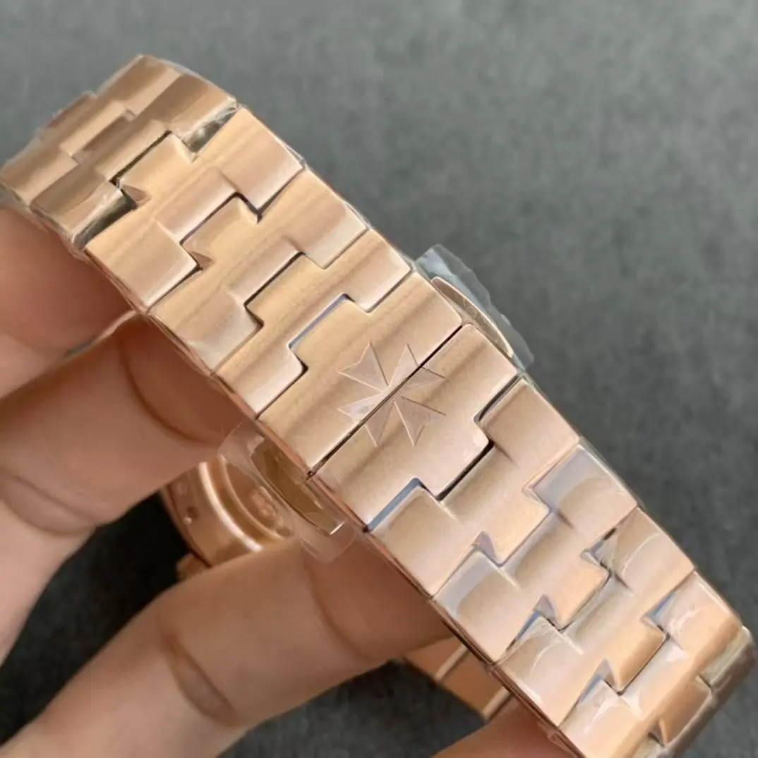 Vacheron Constantin Overseas 4300V-220R-B064