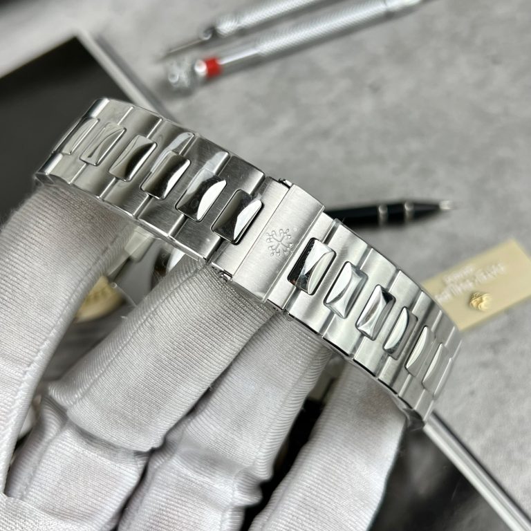 Patek Philippe Nautilus 5726/1A-014 V2