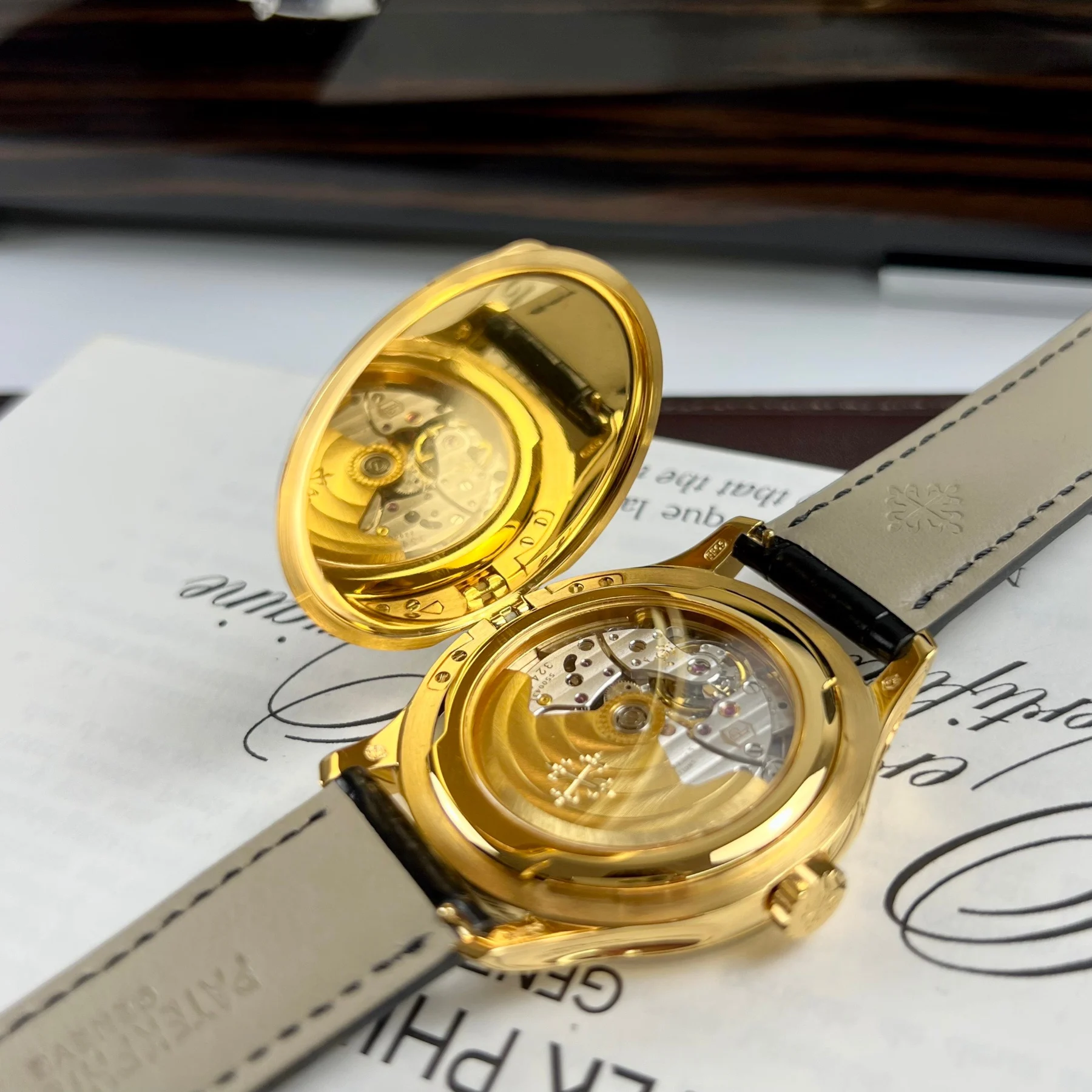 Patek Philippe Calatrava 5227J-001
