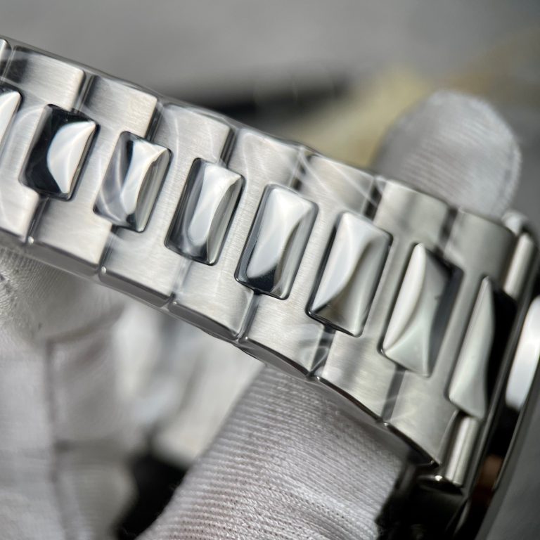 Patek Philippe Nautilus 5726/1A-014 V2