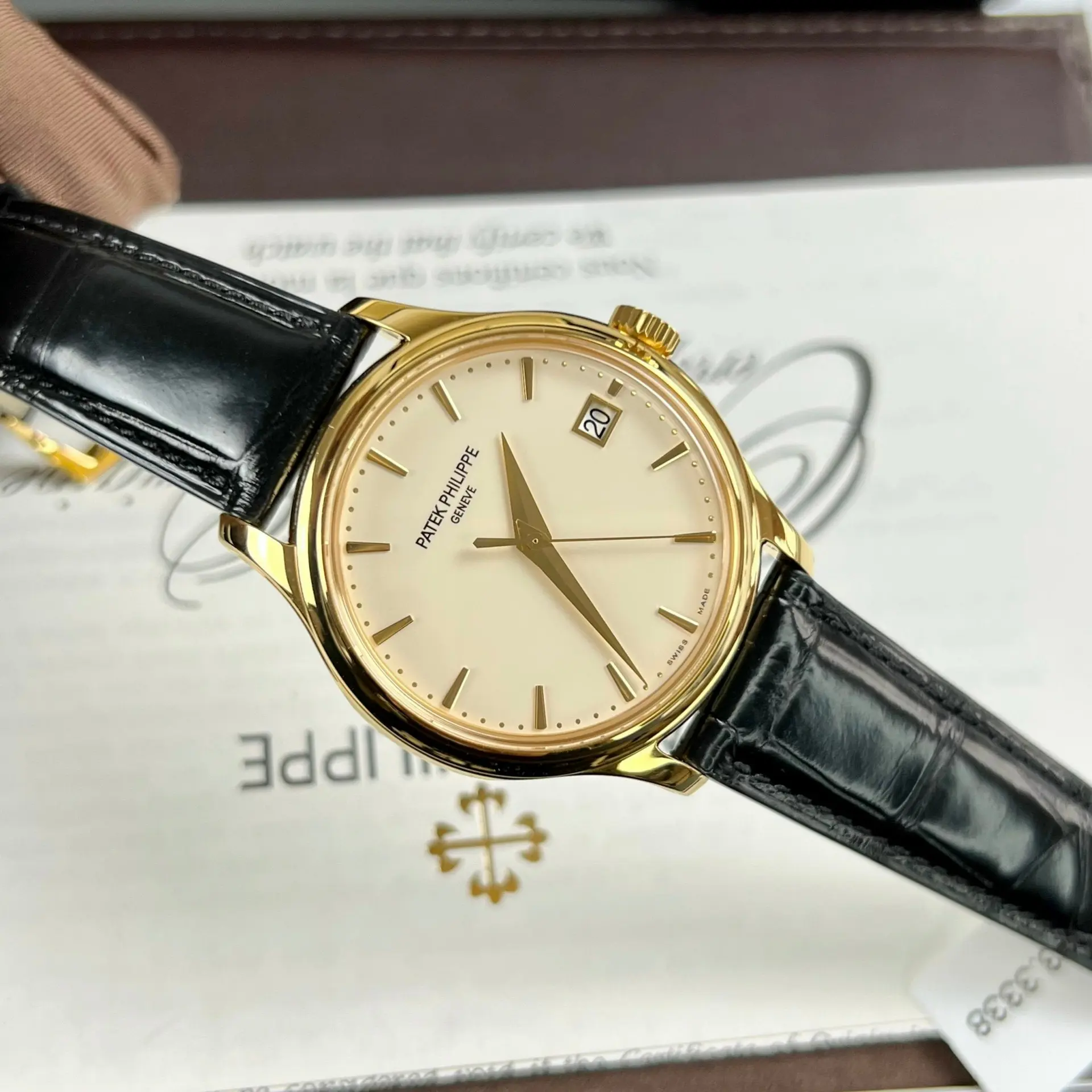 Patek Philippe Calatrava 5227J-001