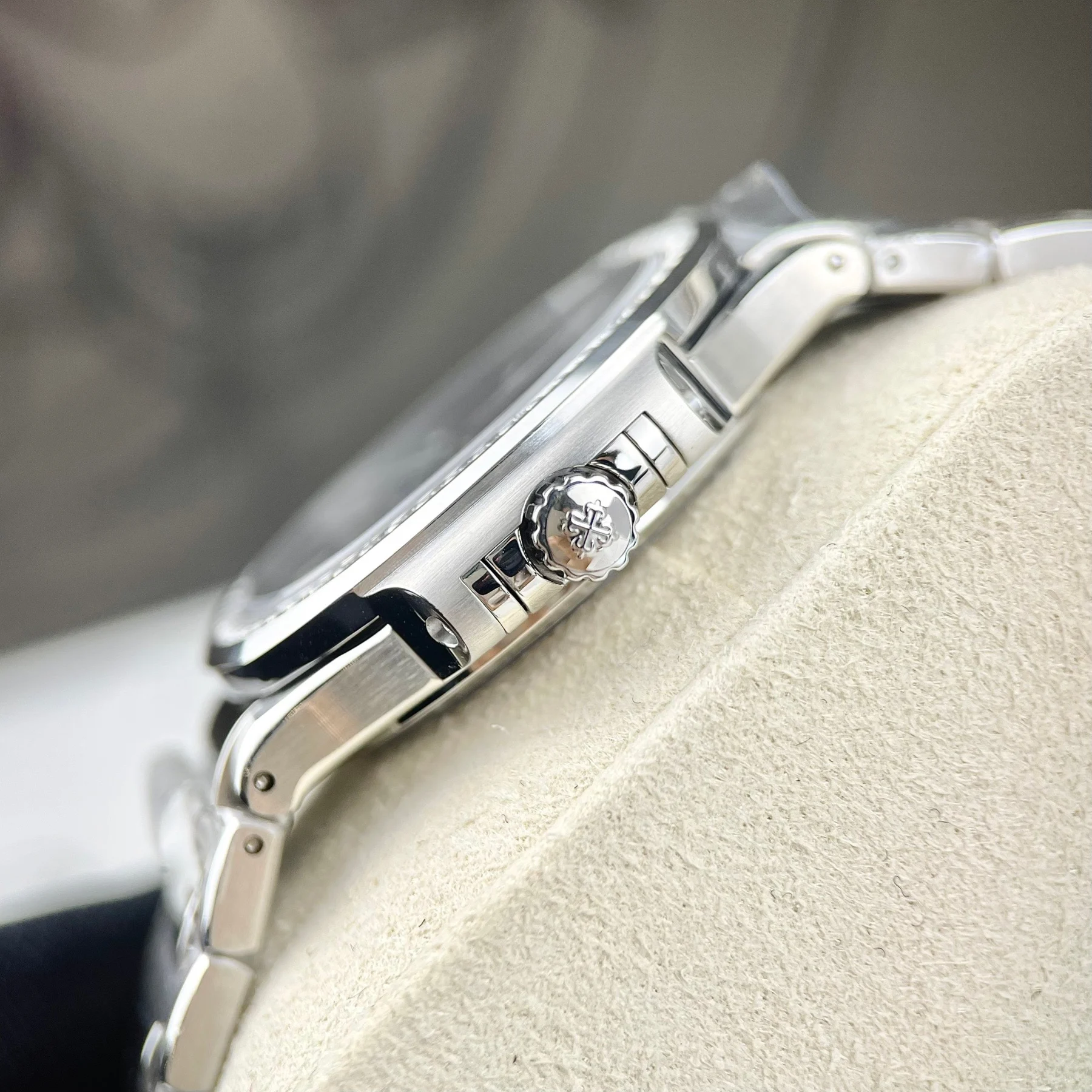 Patek Philippe Nautilus 7118/1A-001