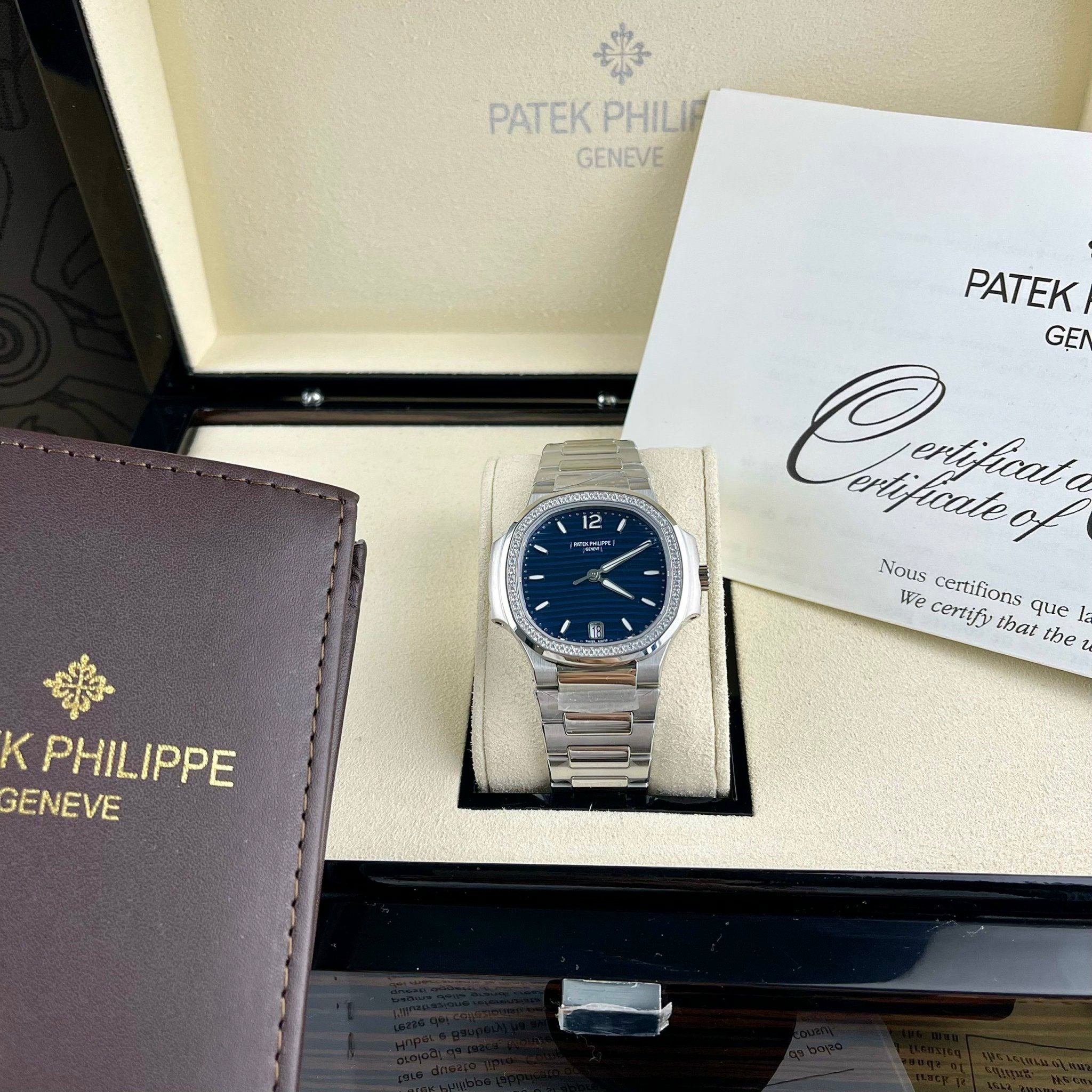 Patek Philippe Nautilus 7118/1A-001