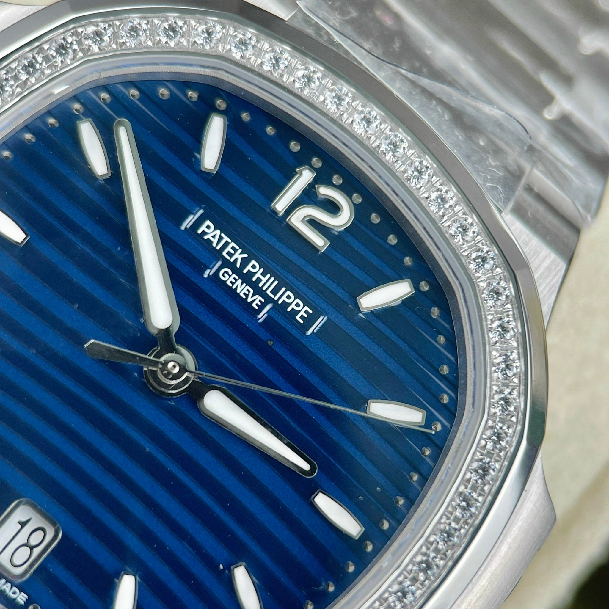 Patek Philippe Nautilus 7118/1A-001