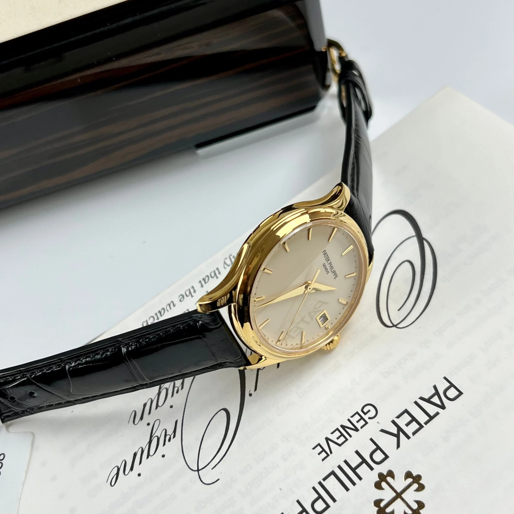 Patek Philippe Calatrava 5227J-001