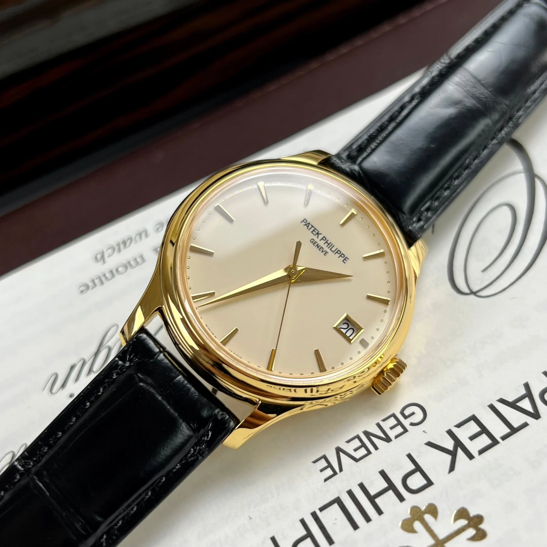 Patek Philippe Calatrava 5227J-001